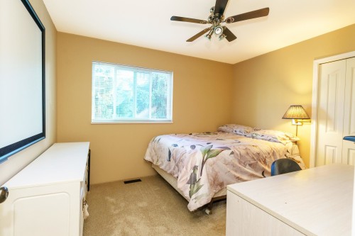 12612 215 Street, Maple Ridge, BC - Indoor Photo Showing Bedroom