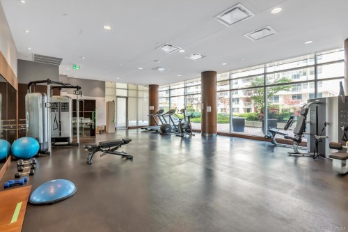 607-8833 Hazelbridge Way, Richmond, BC - Indoor Photo Showing Gym Room