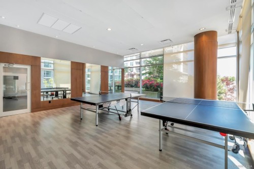 607-8833 Hazelbridge Way, Richmond, BC - Indoor Photo Showing Other Room