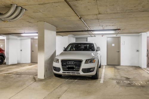 607-8833 Hazelbridge Way, Richmond, BC - Indoor Photo Showing Garage