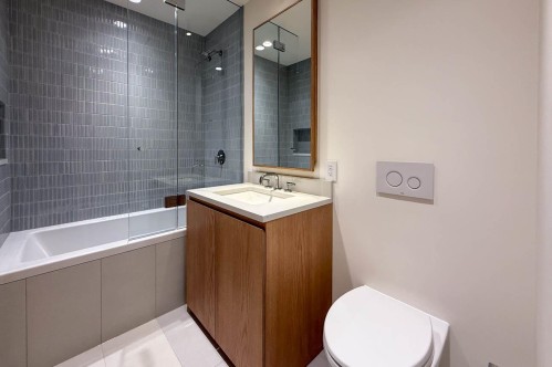 2390 Westhill Drive, West Vancouver, BC - Indoor Photo Showing Bathroom
