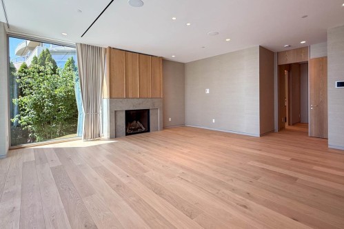 2390 Westhill Drive, West Vancouver, BC - Indoor With Fireplace