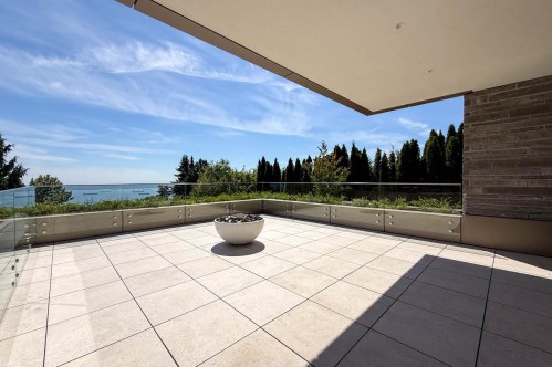2390 Westhill Drive, West Vancouver, BC -  With Exterior