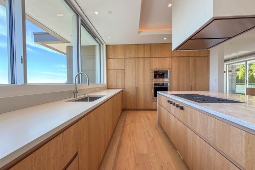2390 Westhill Drive, West Vancouver, BC - Indoor Photo Showing Kitchen