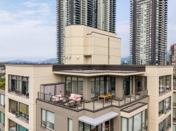 PH1-4182 Dawson Street Burnaby, BC V5C 0A2