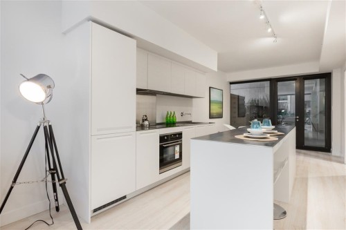 1135 Hornby Street, Vancouver, BC - Indoor Photo Showing Kitchen