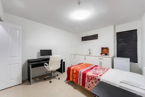 621 65Th Avenue E, Vancouver, BC - Indoor Photo Showing Bedroom