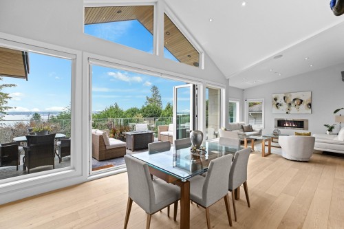 2512 Palmerston Avenue, West Vancouver, BC - Indoor