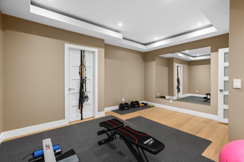 2512 Palmerston Avenue, West Vancouver, BC - Indoor Photo Showing Gym Room