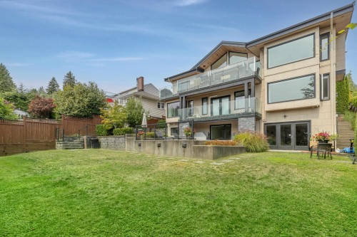 2512 Palmerston Avenue, West Vancouver, BC - Outdoor
