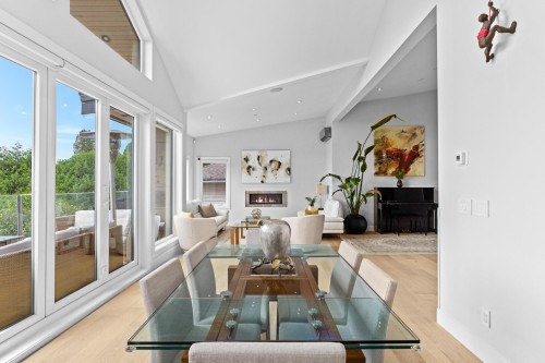 2512 Palmerston Avenue, West Vancouver, BC - Indoor