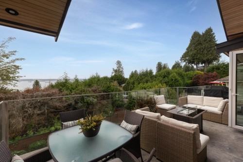 2512 Palmerston Avenue, West Vancouver, BC - Outdoor With Deck Patio Veranda With Exterior