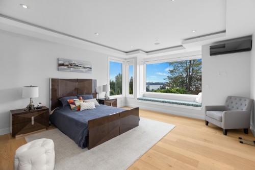 2512 Palmerston Avenue, West Vancouver, BC - Indoor Photo Showing Bedroom