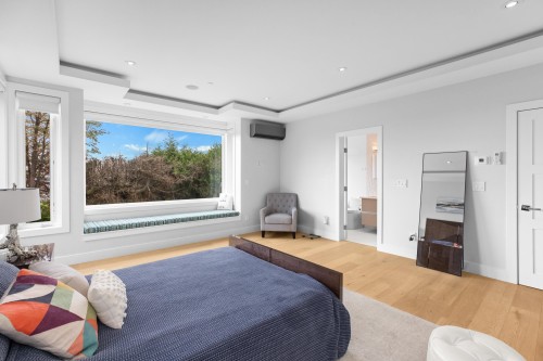 2512 Palmerston Avenue, West Vancouver, BC - Indoor Photo Showing Bedroom