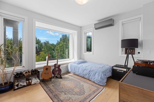 2512 Palmerston Avenue, West Vancouver, BC - Indoor Photo Showing Bedroom