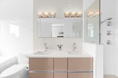2512 Palmerston Avenue, West Vancouver, BC - Indoor Photo Showing Bathroom