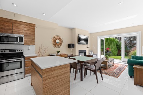 2512 Palmerston Avenue, West Vancouver, BC - Indoor Photo Showing Other Room