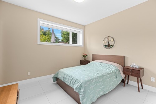 2512 Palmerston Avenue, West Vancouver, BC - Indoor Photo Showing Bedroom