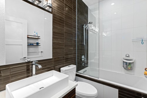 2512 Palmerston Avenue, West Vancouver, BC - Indoor Photo Showing Bathroom