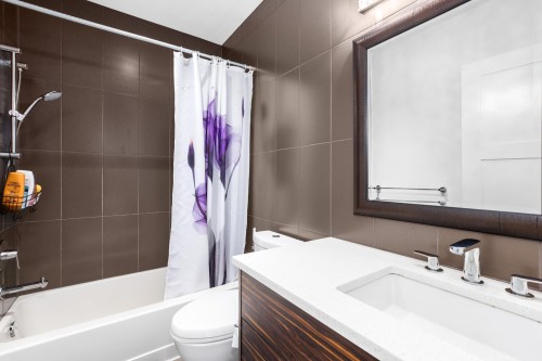 2512 Palmerston Avenue, West Vancouver, BC - Indoor Photo Showing Bathroom