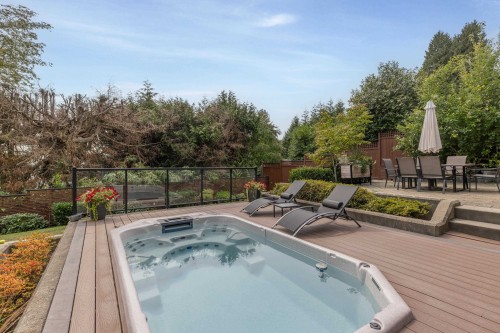 2512 Palmerston Avenue, West Vancouver, BC - Outdoor With Deck Patio Veranda