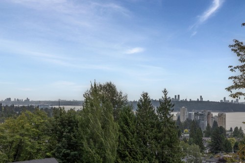 2512 Palmerston Avenue, West Vancouver, BC - Outdoor With View