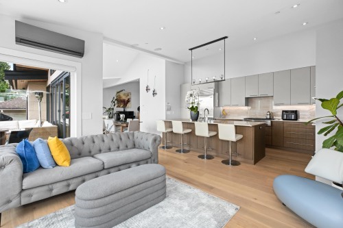 2512 Palmerston Avenue, West Vancouver, BC - Indoor Photo Showing Living Room