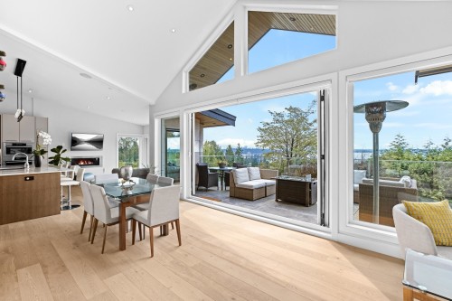2512 Palmerston Avenue, West Vancouver, BC - Indoor