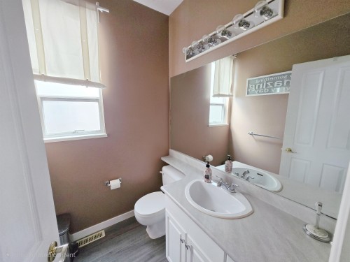 2646 Thames Crescent, Port Coquitlam, BC - Indoor Photo Showing Bathroom