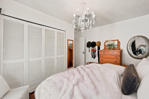 359 Ioco Road, Port Moody, BC - Indoor Photo Showing Bedroom