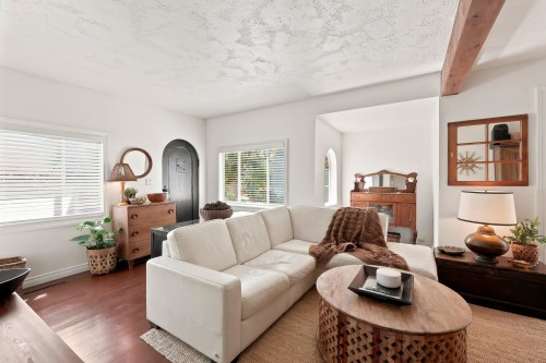 359 Ioco Road, Port Moody, BC - Indoor Photo Showing Living Room