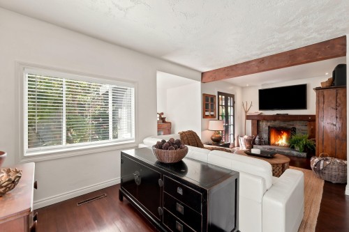 359 Ioco Road, Port Moody, BC - Indoor Photo Showing Living Room With Fireplace