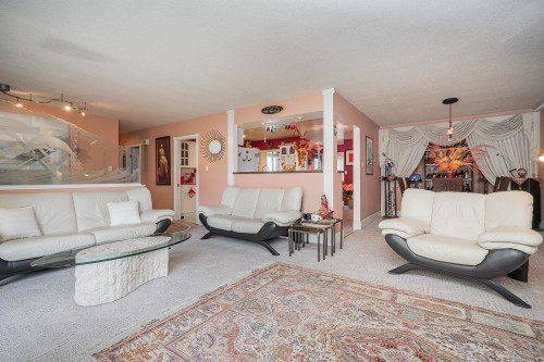 6565 Sumas Drive, Burnaby, BC - Indoor Photo Showing Living Room