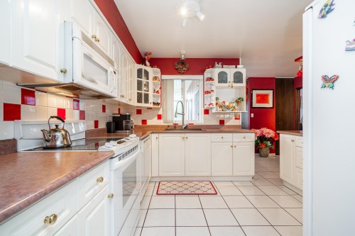 6565 Sumas Drive, Burnaby, BC - Indoor Photo Showing Kitchen