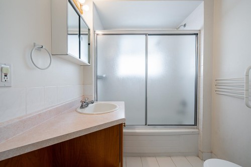3315 El Casa Court, Coquitlam, BC - Indoor Photo Showing Bathroom