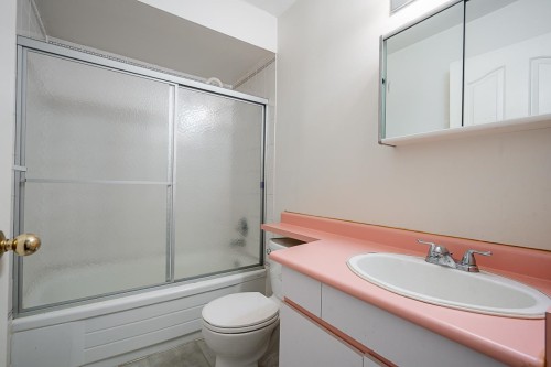 3315 El Casa Court, Coquitlam, BC - Indoor Photo Showing Bathroom