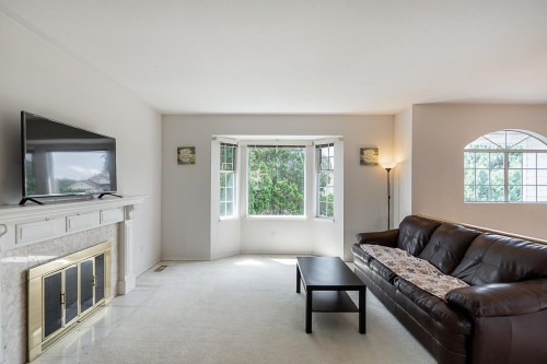 3315 El Casa Court, Coquitlam, BC - Indoor Photo Showing Living Room With Fireplace