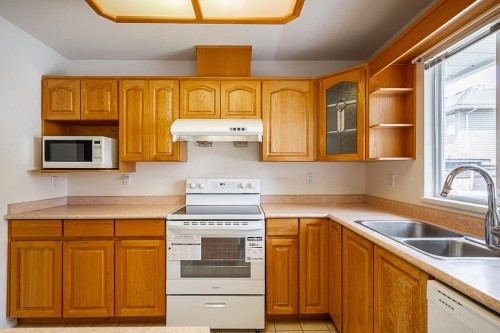 3315 El Casa Court, Coquitlam, BC - Indoor Photo Showing Kitchen With Double Sink