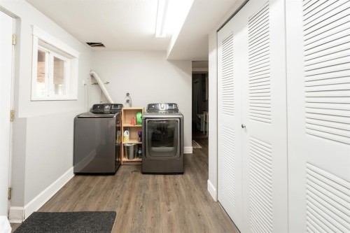 12290 252 Street, Maple Ridge, BC - Indoor Photo Showing Laundry Room