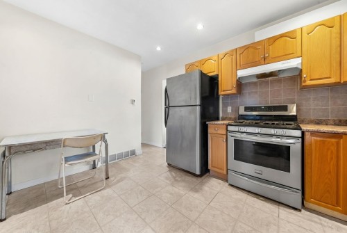 339 41St Avenue E, Vancouver, BC - Indoor Photo Showing Kitchen