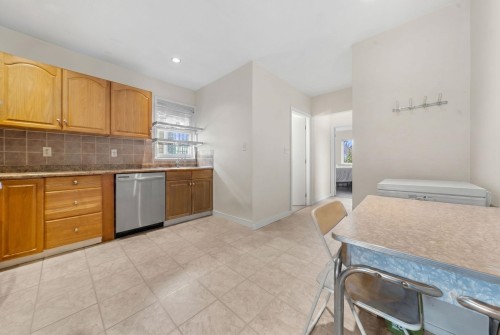 339 41St Avenue E, Vancouver, BC - Indoor Photo Showing Kitchen