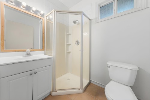 339 41St Avenue E, Vancouver, BC - Indoor Photo Showing Bathroom