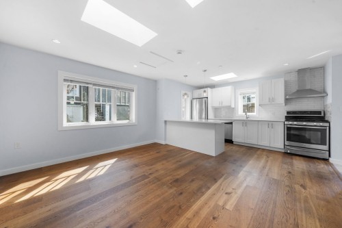339 41St Avenue E, Vancouver, BC - Indoor Photo Showing Kitchen