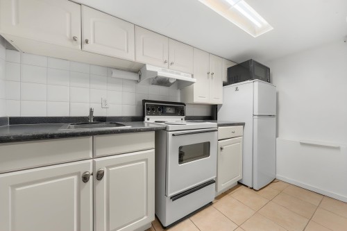 339 41St Avenue E, Vancouver, BC - Indoor Photo Showing Kitchen