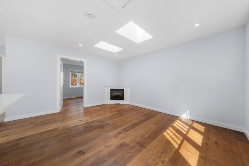339 41St Avenue E, Vancouver, BC - Indoor