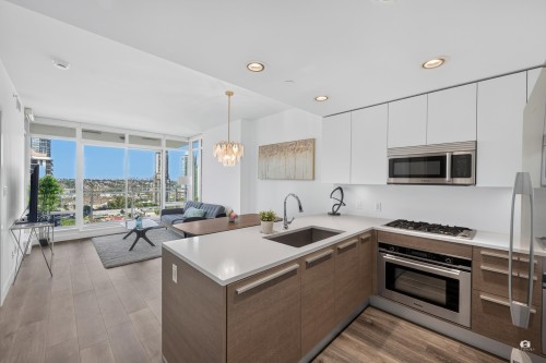 2101-2008 Rosser Avenue  Burnaby, BC V5C 0H8