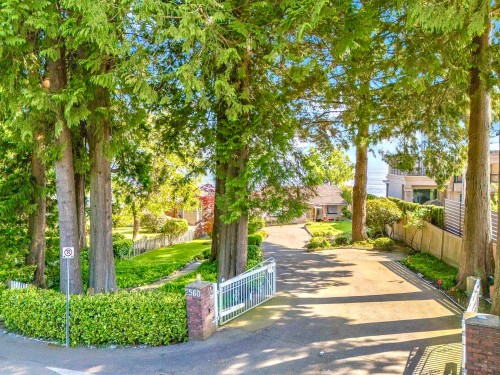 2560 Bellevue Avenue, West Vancouver, BC - Outdoor