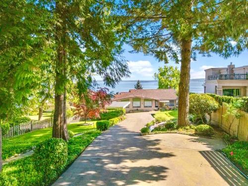 2560 Bellevue Avenue, West Vancouver, BC - Outdoor