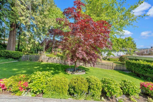 2560 Bellevue Avenue, West Vancouver, BC - Outdoor
