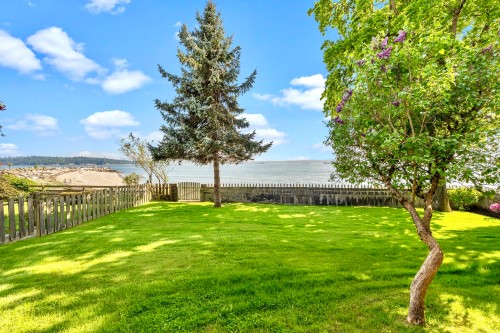 2560 Bellevue Avenue, West Vancouver, BC - Outdoor